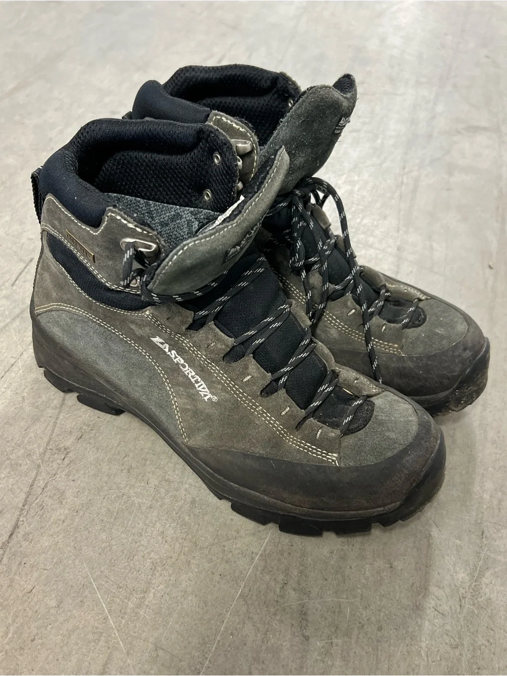 La Sportiva Men's Gray and Black Hiking Boots